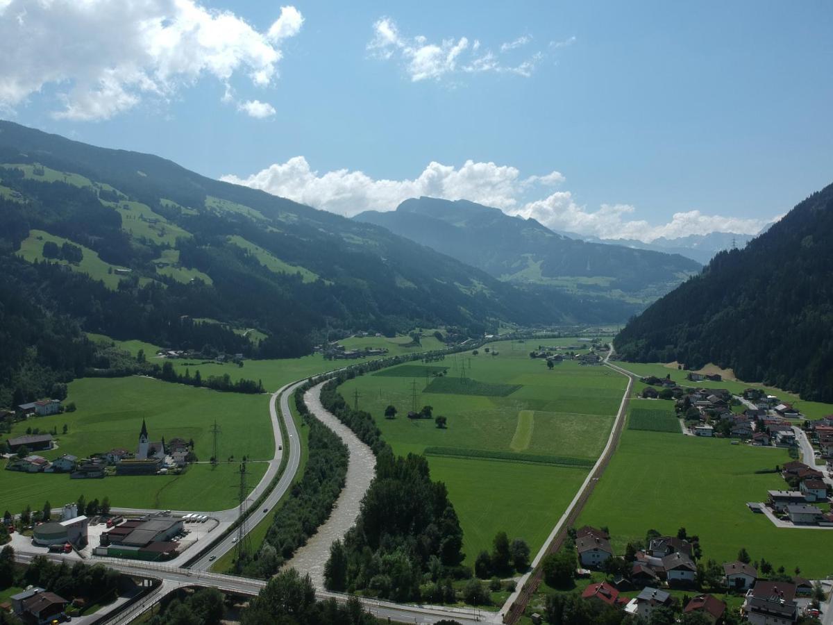 Gasthof Zum Loewen Aschau Im Zillertal Eksteriør bilde