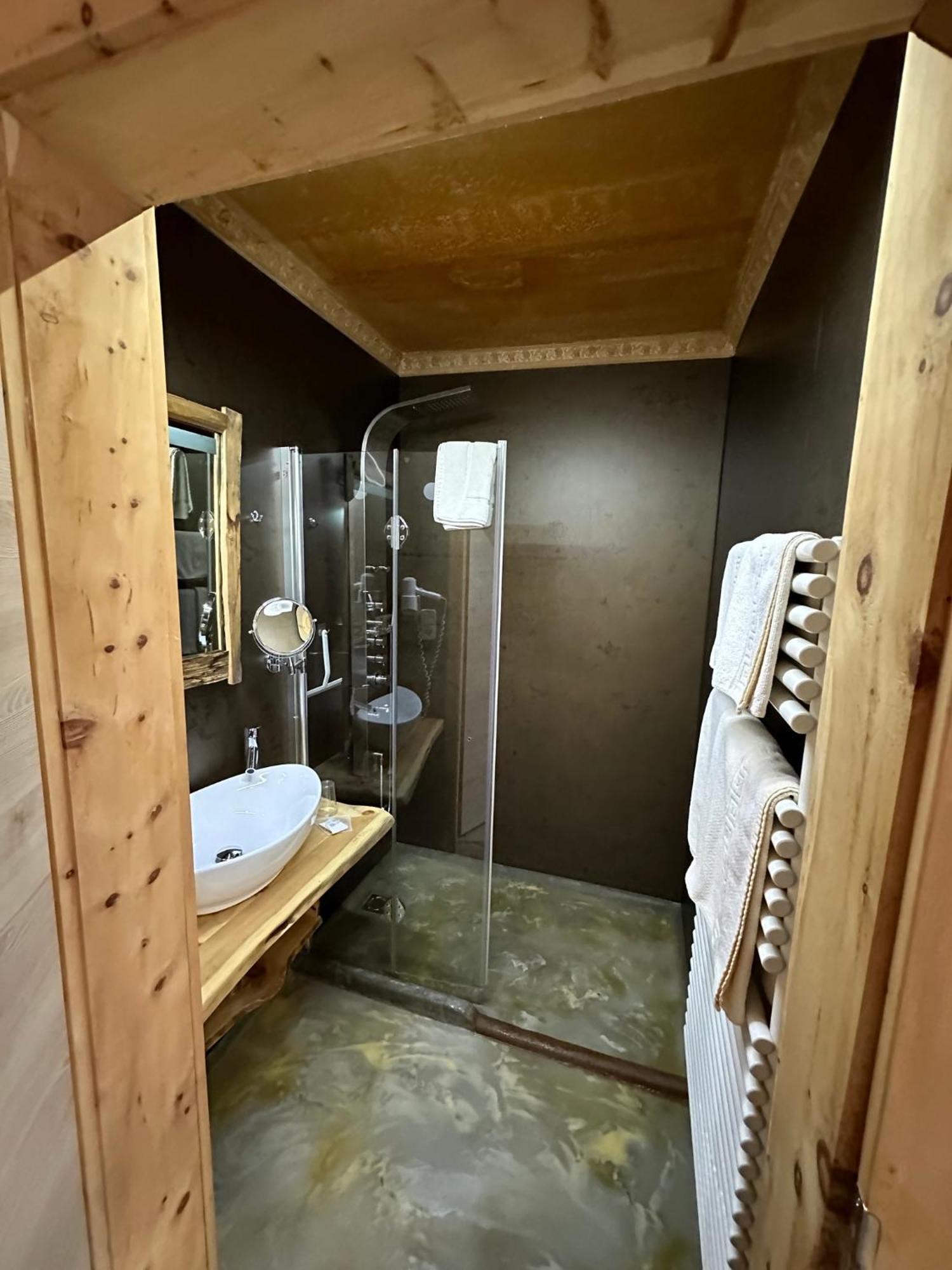 Gasthof Zum Loewen Aschau Im Zillertal Eksteriør bilde